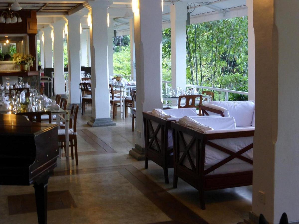 Forest Edge Hotel Ginigathena Exterior foto